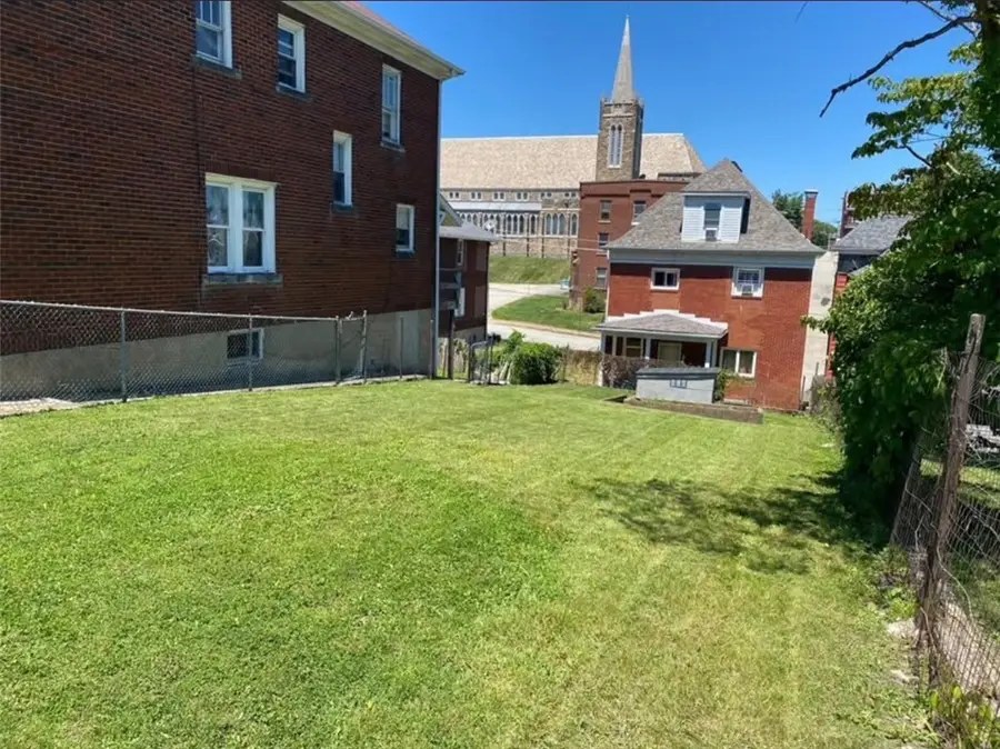 522 Patton Ave, Jeannette, PA 15644 - #3