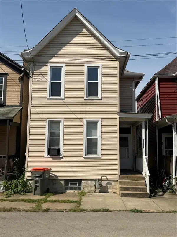 1613 4th Ave, Beaver Falls, PA 15010