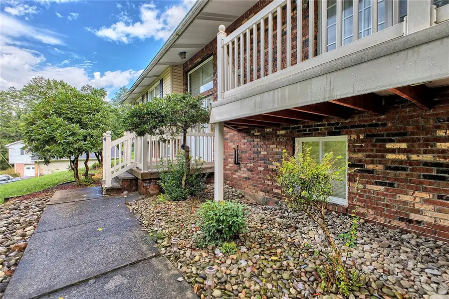 276 Coal Run Rd, Clarksburg, PA 15725 - #2