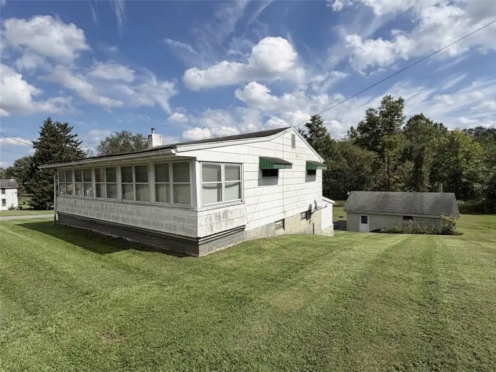 3031 W Crawford Ave, Connellsville, PA 15425 - #1