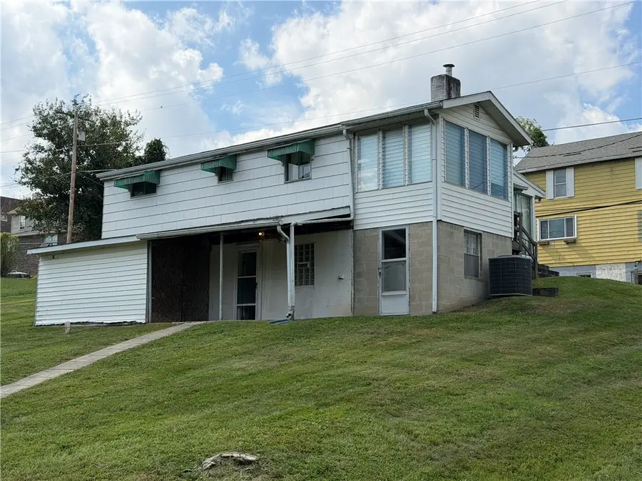 3031 W Crawford Ave, Connellsville, PA 15425 - #3