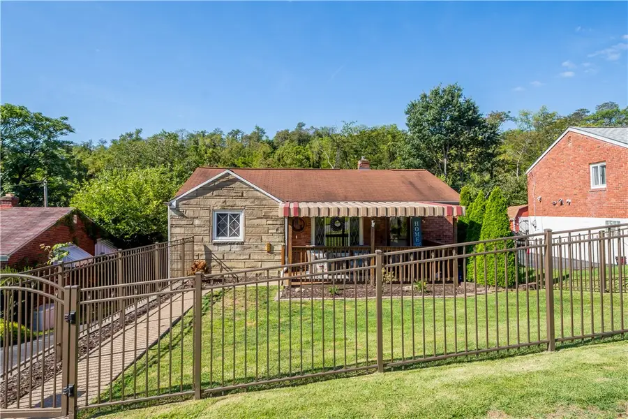 441 Glencoe Dr, West Mifflin, PA 15122 - #2