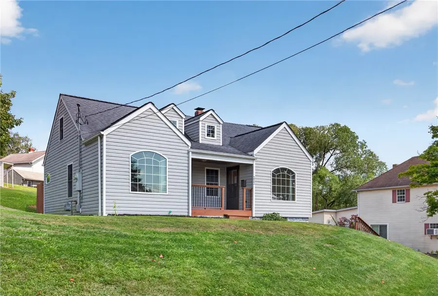 222 Cherry Ave, Houston, PA 15342 - #2