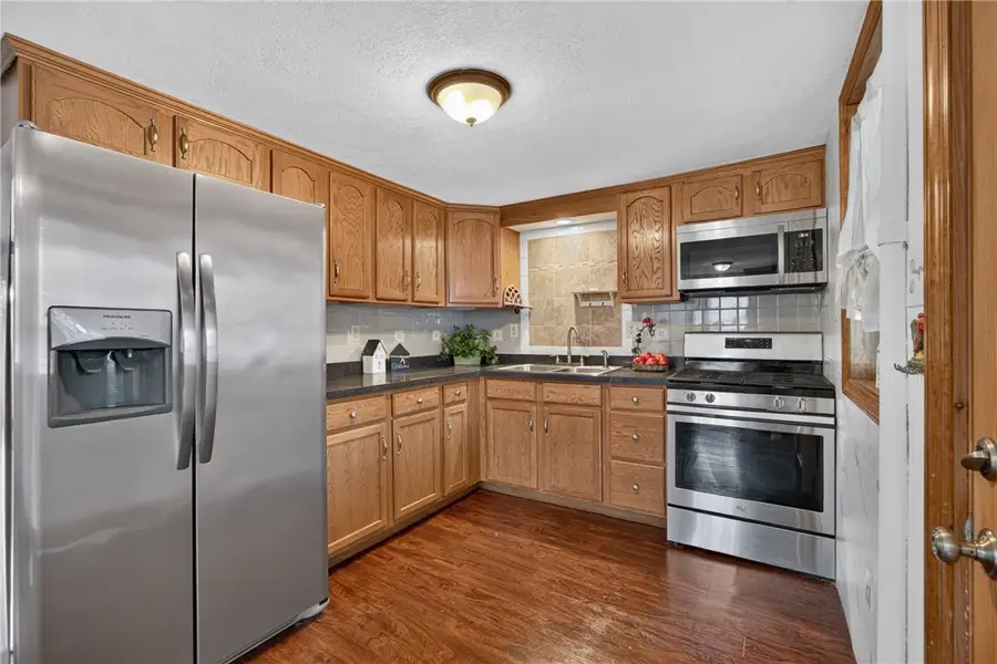 222 Cherry Ave, Houston, PA 15342 - #3