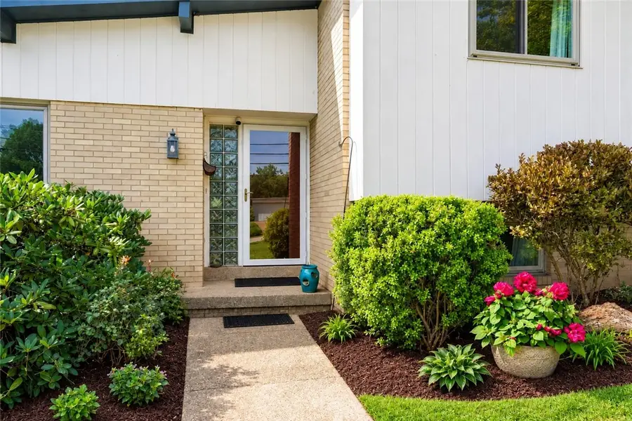 1320 Knollwood Dr, Monroeville, PA 15146 - #2