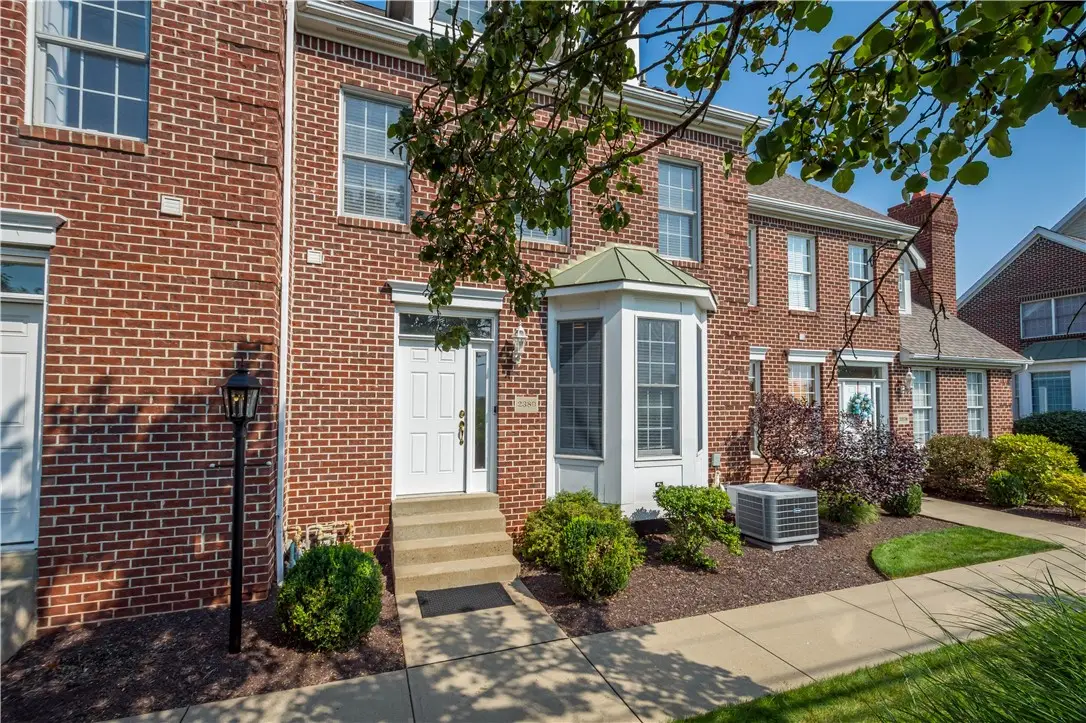 2380 Hilltop Rd, Presto, PA 15142 - #1
