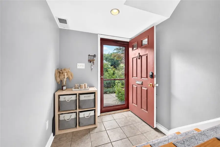 1112 Pennsbury Blvd, Pittsburgh, PA 15205 - #2