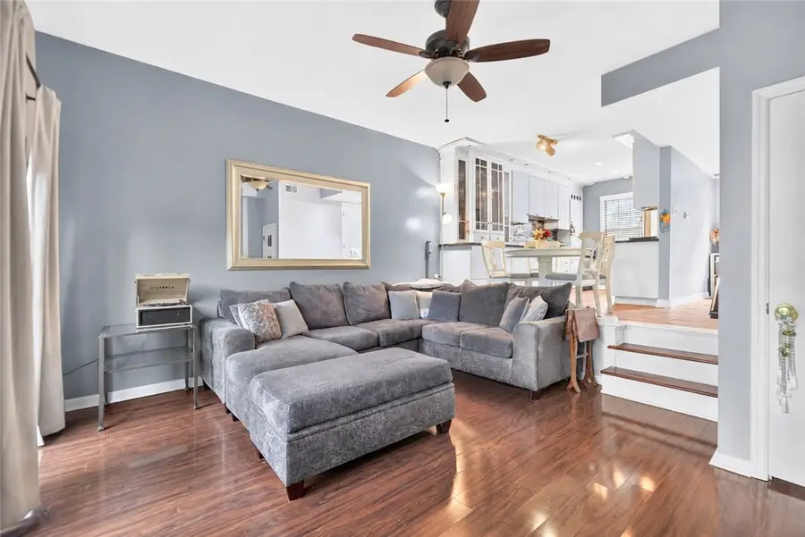 1112 Pennsbury Blvd, Pittsburgh, PA 15205 - #3