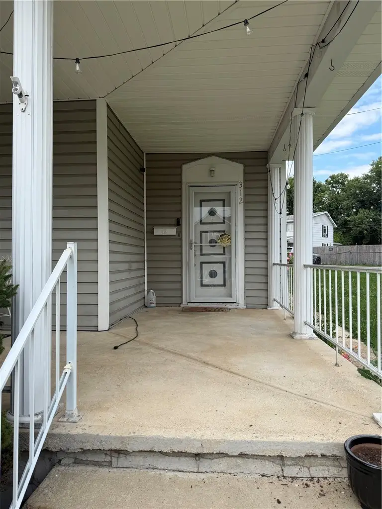 312 E Green St, Connellsville, PA 15425 - #3