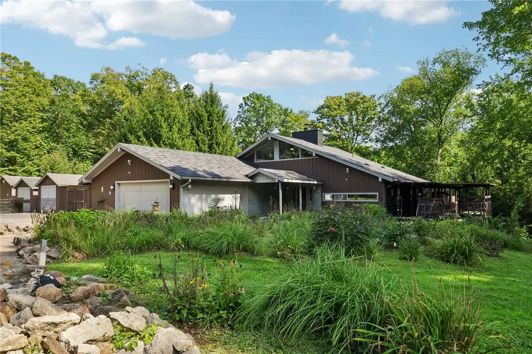 3132 Lake Road, New Castle, PA 16102 - #1