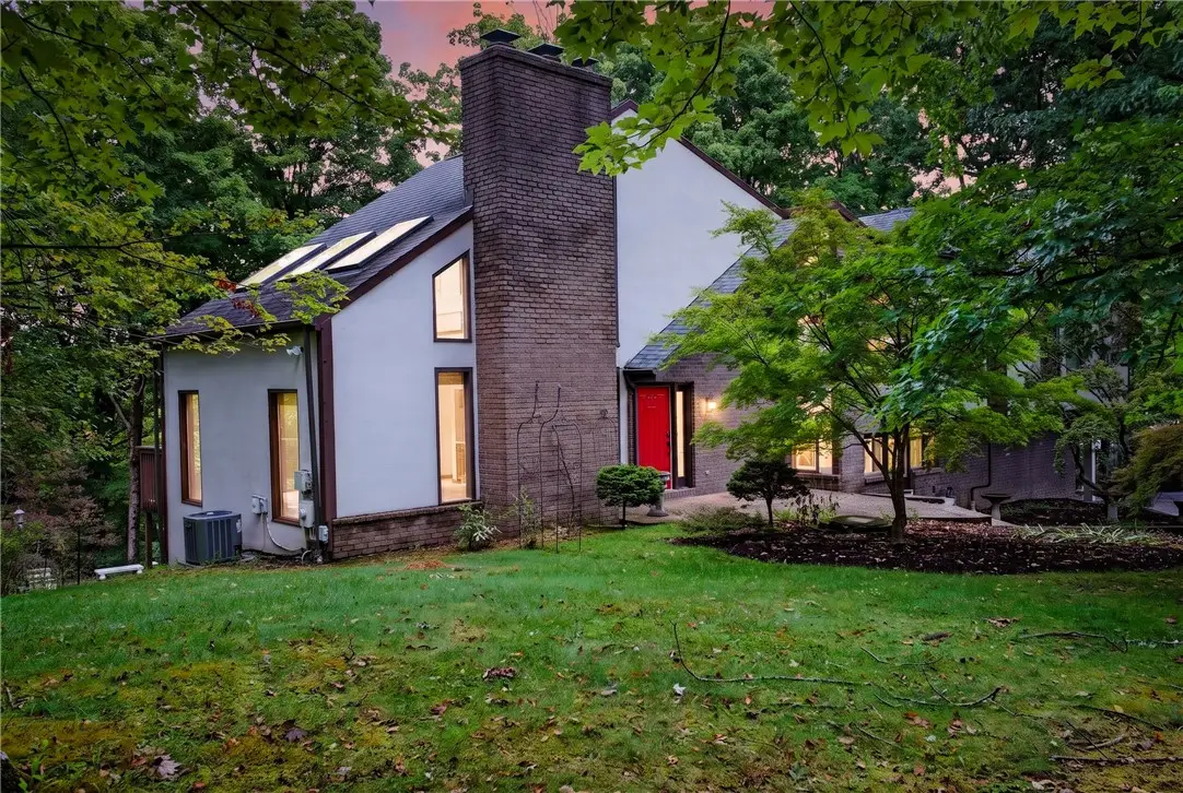142 Riding Trail Ln, Pittsburgh, PA 15215 - #1