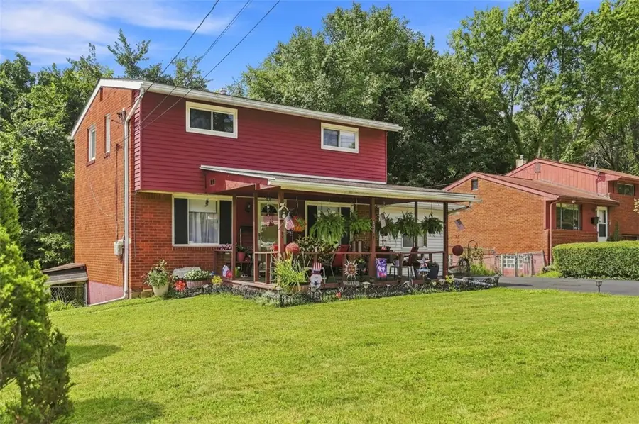576 Firethorne Dr, Monroeville, PA 15146 - #2