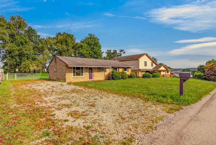 207 Longview Drive, Irwin, PA 15642 - #3
