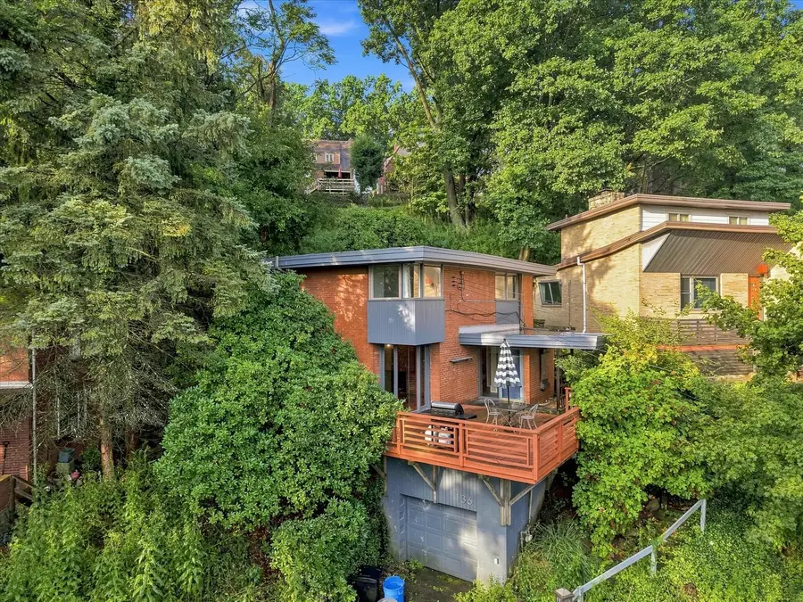 136 Fairfax Rd, Pittsburgh, PA 15221 - #2