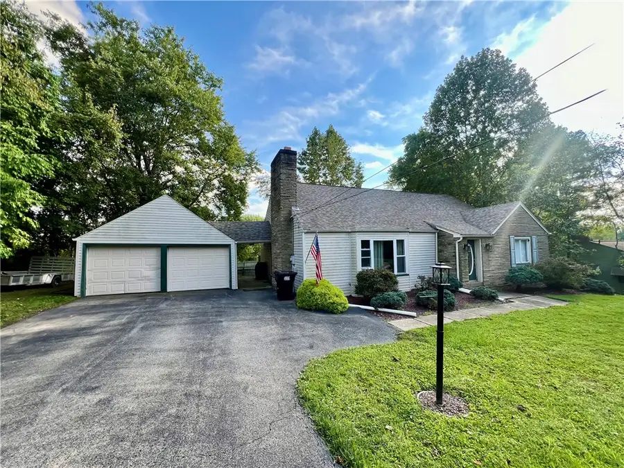 129 Upland Dr, New Castle, PA 16105 - #3