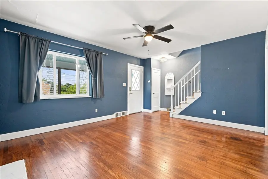 388 Lamarido St, Pittsburgh, PA 15226 - #3