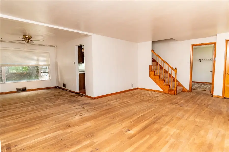 135 Spring Grove Rd, Pittsburgh, PA 15235 - #2