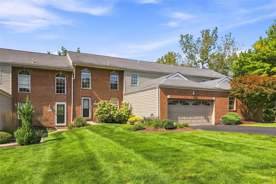 7049 Clubview Dr, Bridgeville, PA 15017 - #1