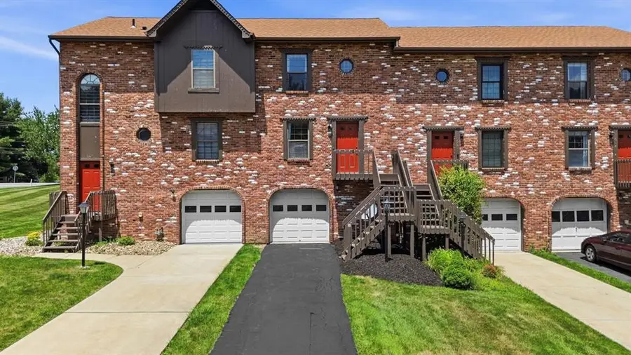 602 Sunset Circle, Cranberry, PA 16066 - #2