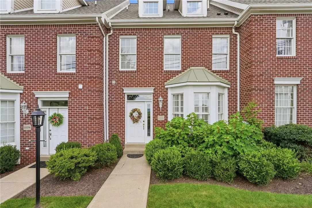 2372 Hilltop Rd, Presto, PA 15142 - #1