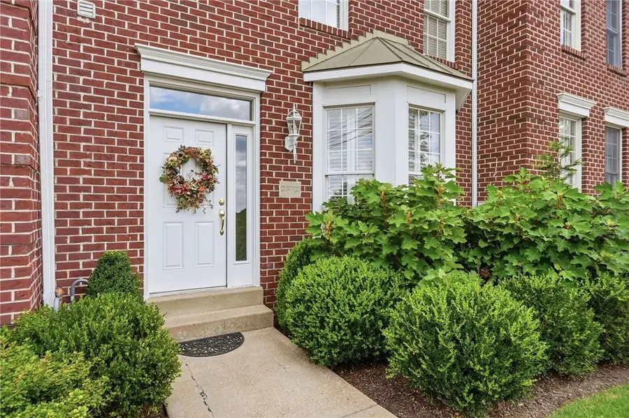 2372 Hilltop Rd, Presto, PA 15142 - #2