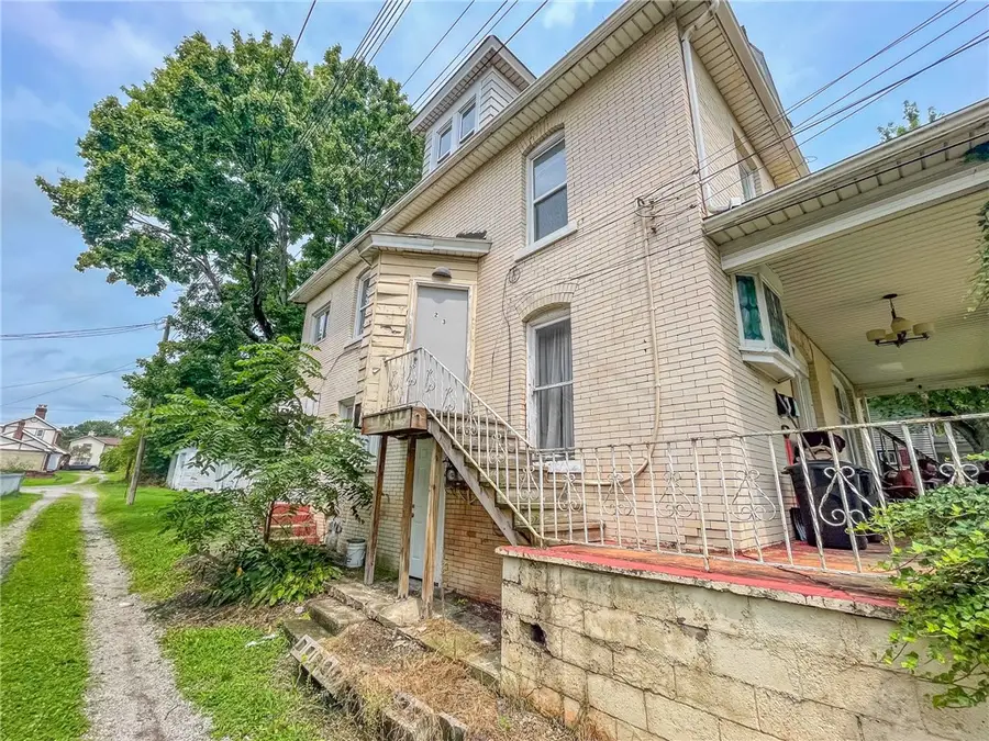 309 Phillips St, New Castle, PA 16101 - #3