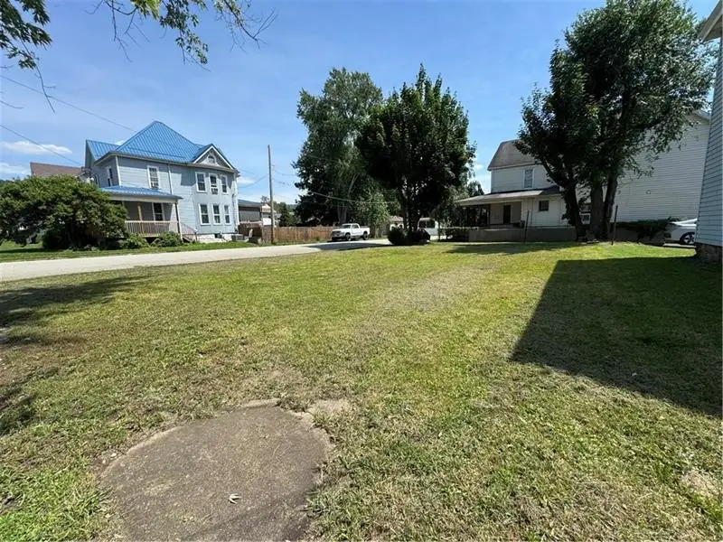 113 Washington Ave, Connellsville, PA 15425 - #2