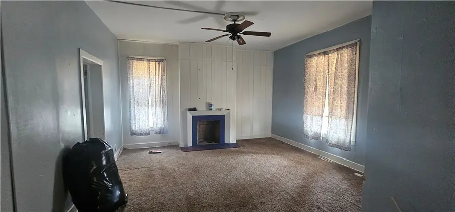 425 E Garfield Ave, New Castle, PA 16105 - #2