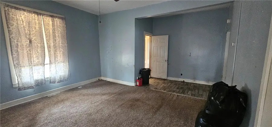 425 E Garfield Ave, New Castle, PA 16105 - #3