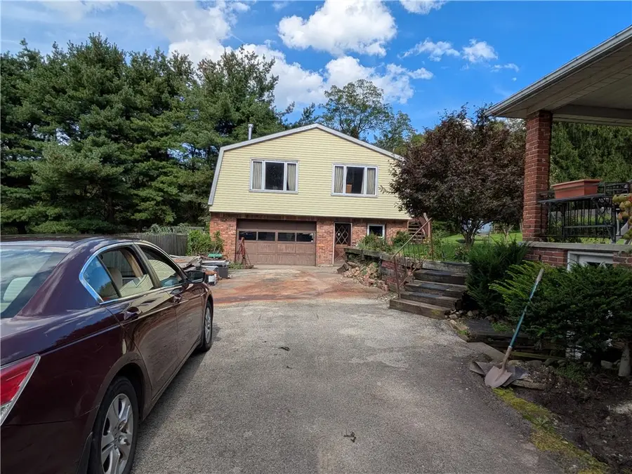 62 Cloverdale, Hempfield, PA 15619 - #3