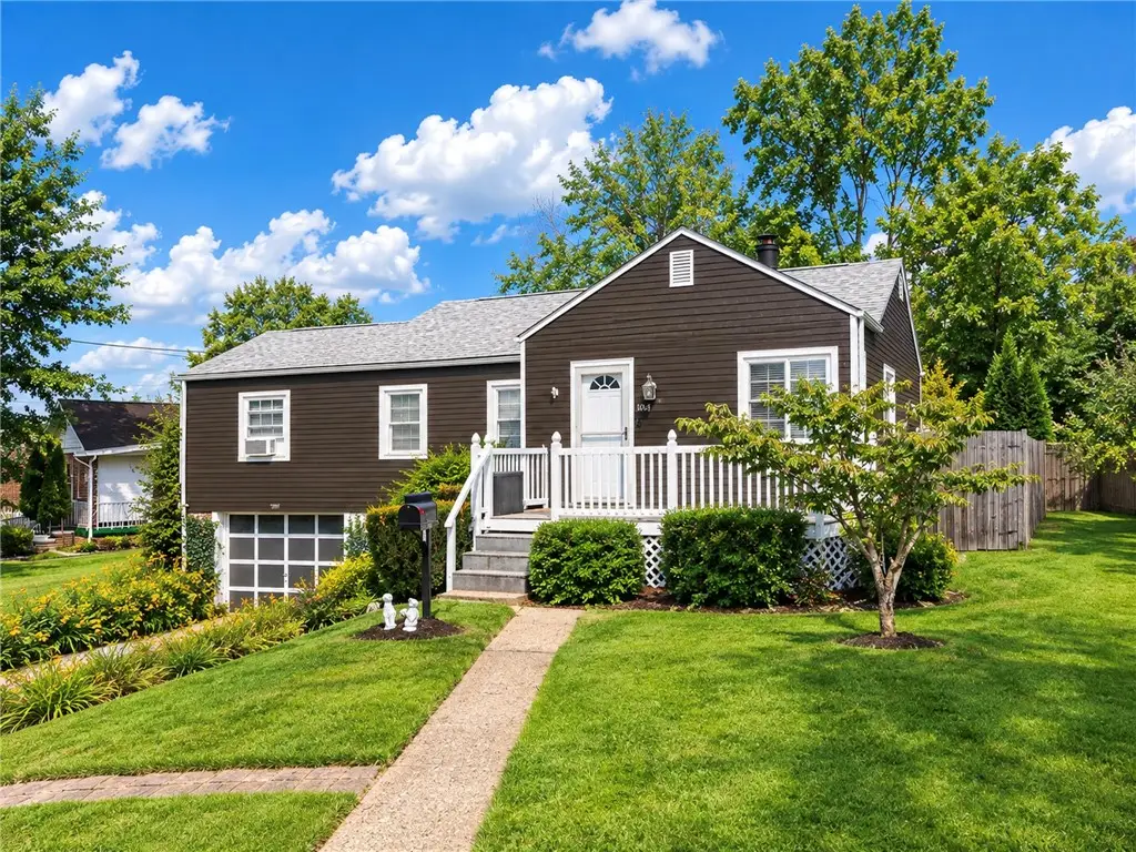 1004 Sunset Blvd, Ellwood City, PA 16117 - #1