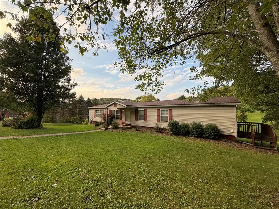 215 Glenford Dr, Chicora, PA 16025 - #2