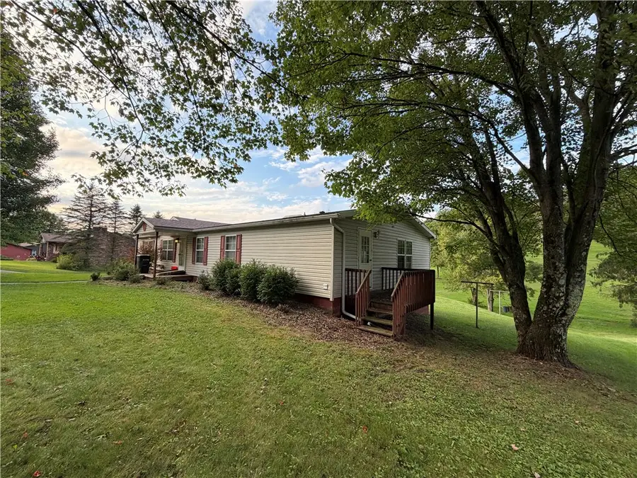 215 Glenford Dr, Chicora, PA 16025 - #3
