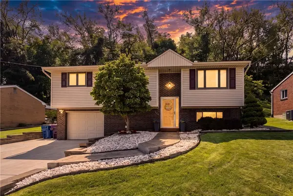 470 Crestview Dr, Pittsburgh, PA 15239