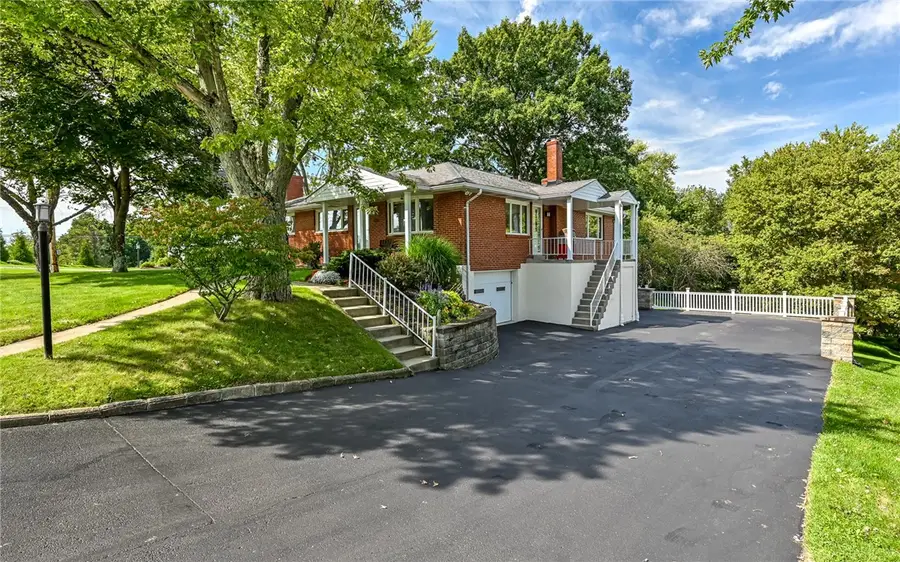 401 N Pine Cir, Gibsonia, PA 15044 - #2