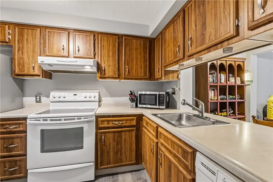 148 Olde Orchard Dr, Bridgeville, PA 15017 - #2