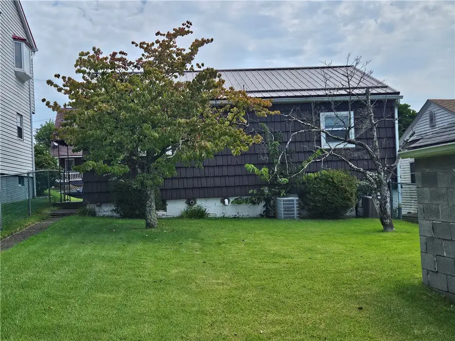 459 Washington Street, Springdale, PA 15144 - #3