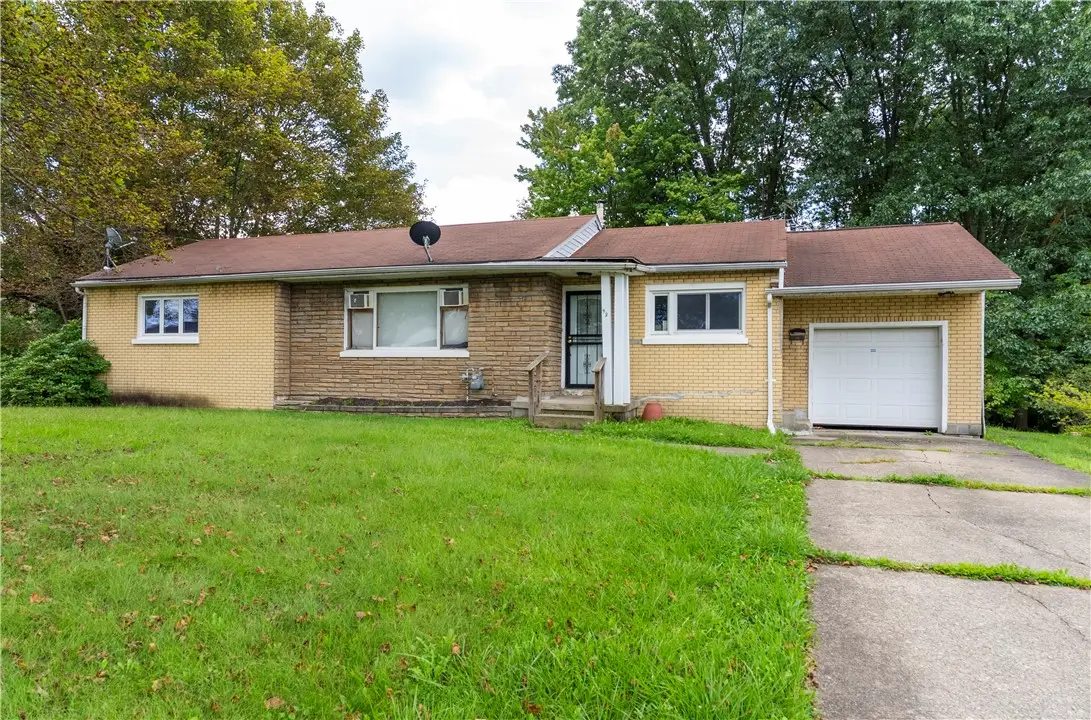 98 Capitol Ct, Farrell, PA 16121 - #1