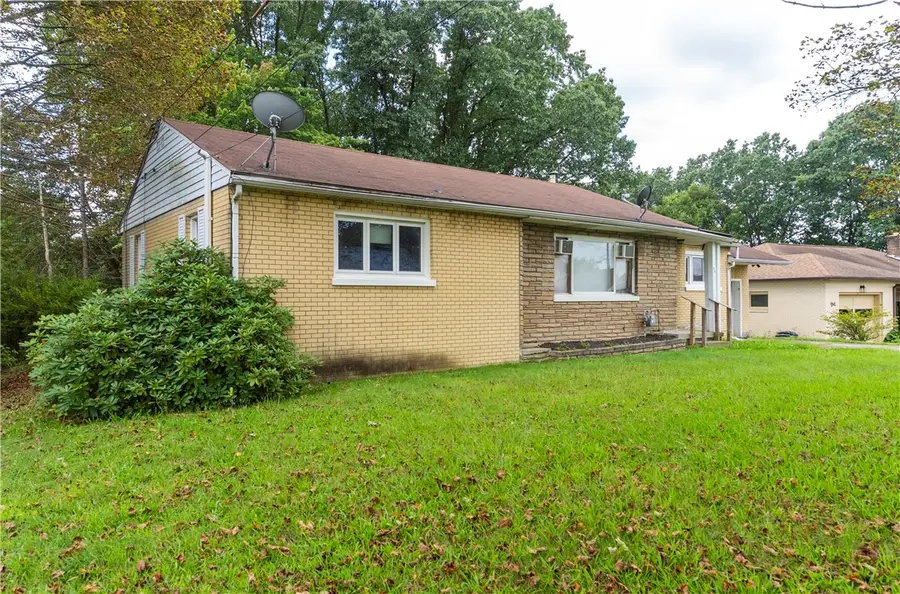 98 Capitol Ct, Farrell, PA 16121 - #3