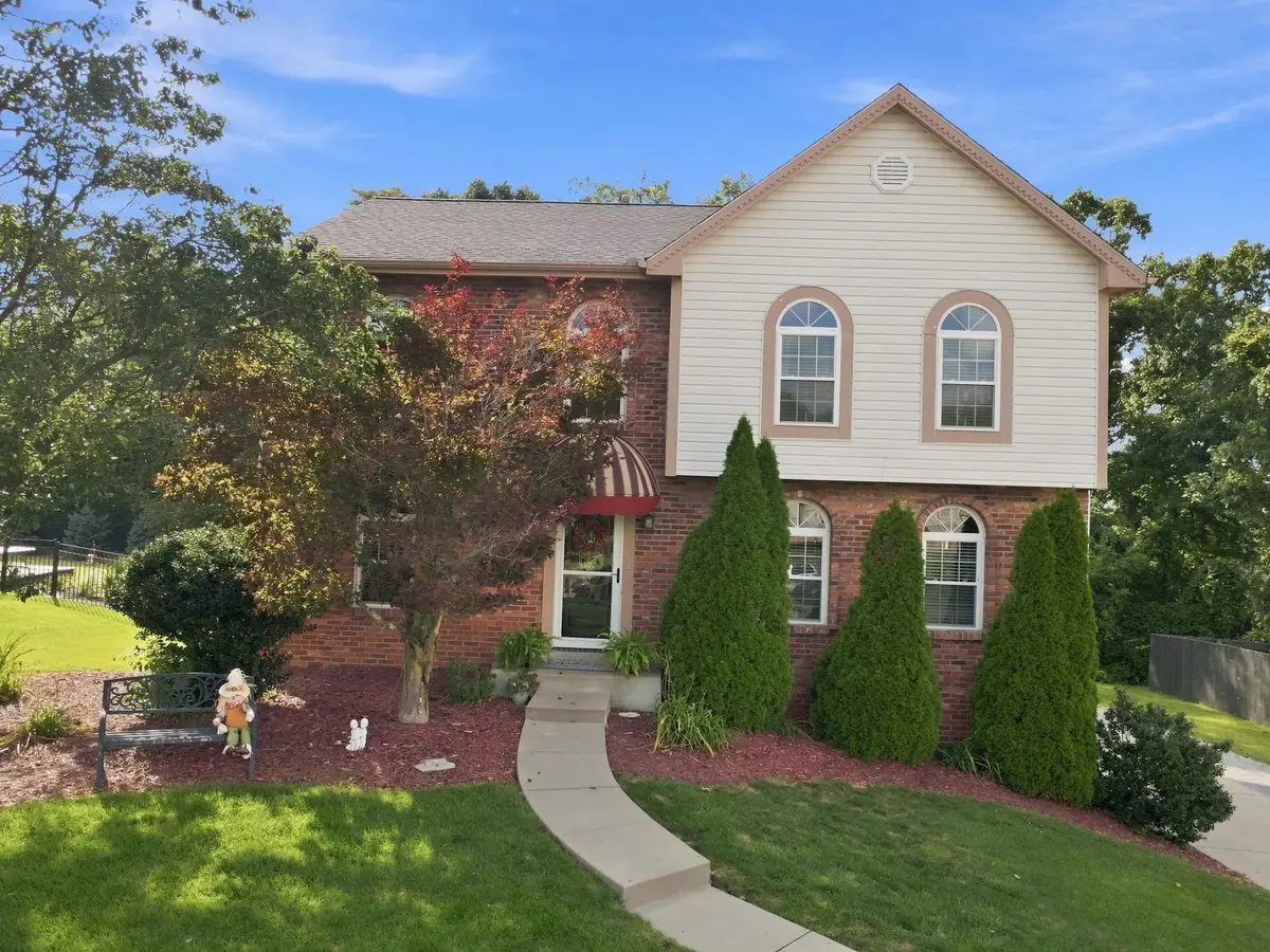 305 Farmcrest, Oakdale, PA 15071 - #1