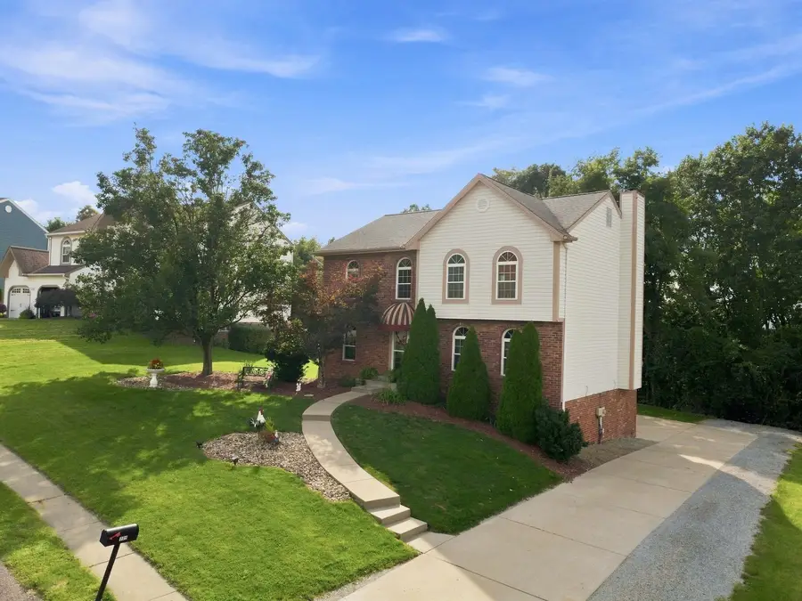 305 Farmcrest, Oakdale, PA 15071 - #2