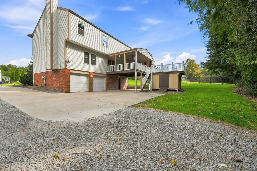 305 Farmcrest, Oakdale, PA 15071 - #3