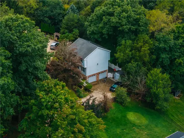 4 Barrington Dr, Pittsburgh, PA 15209
