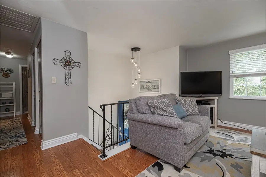 1135 Oblock Rd, Pittsburgh, PA 15239 - #3