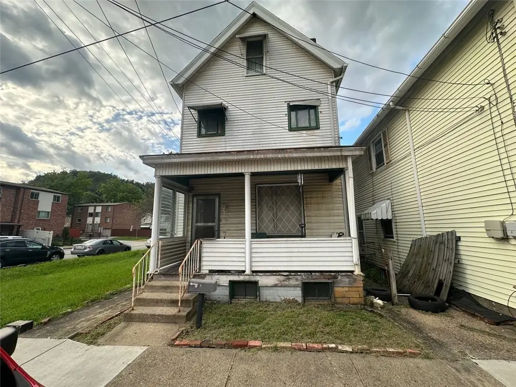 150 Watkins Ave, Wilmerding, PA 15148 - #1