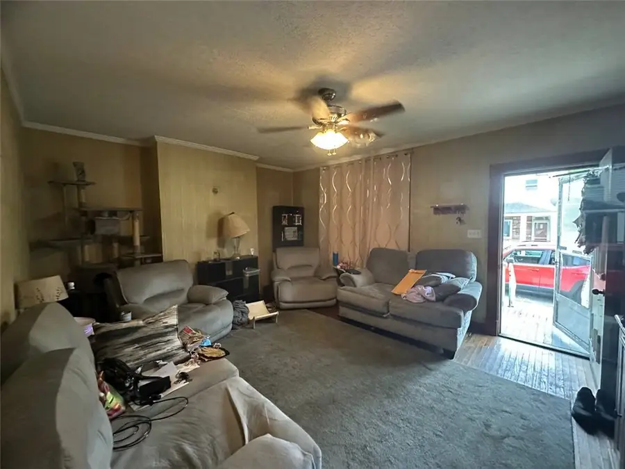 150 Watkins Ave, Wilmerding, PA 15148 - #2