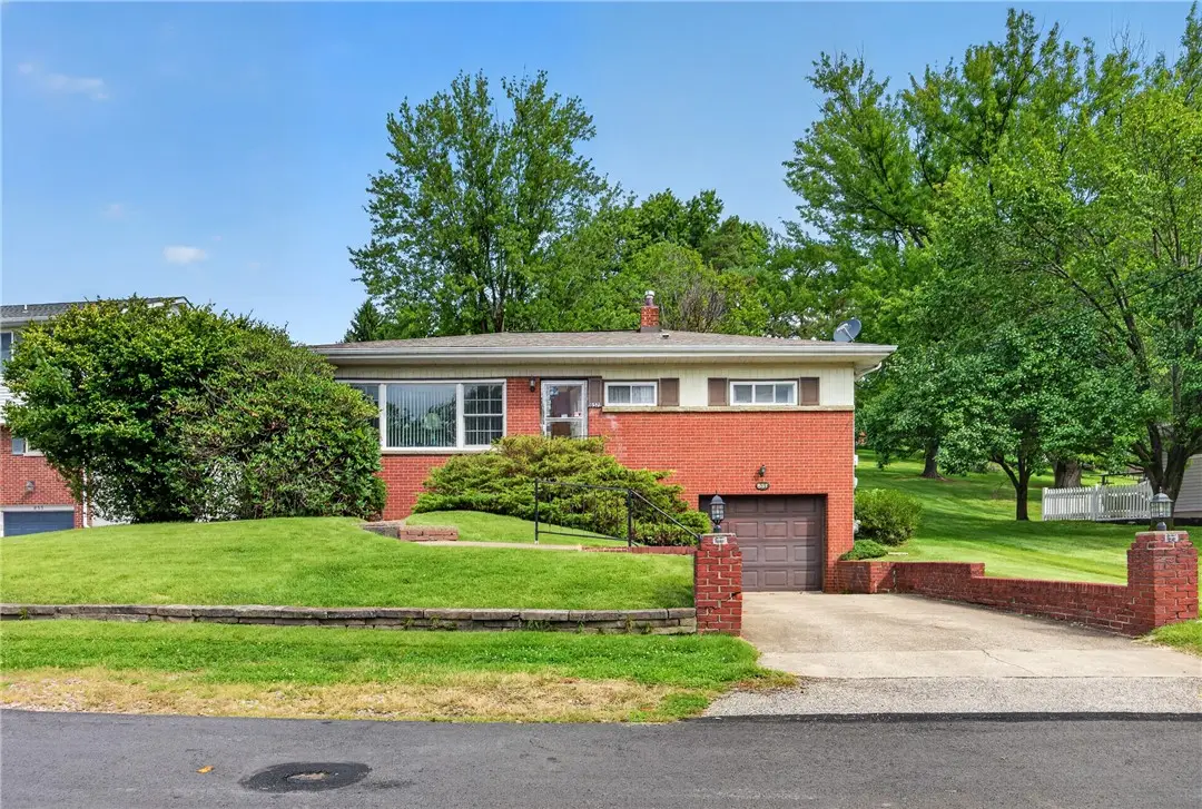 857 Pleasant Hills Dr, Washington, PA 15301 - #1
