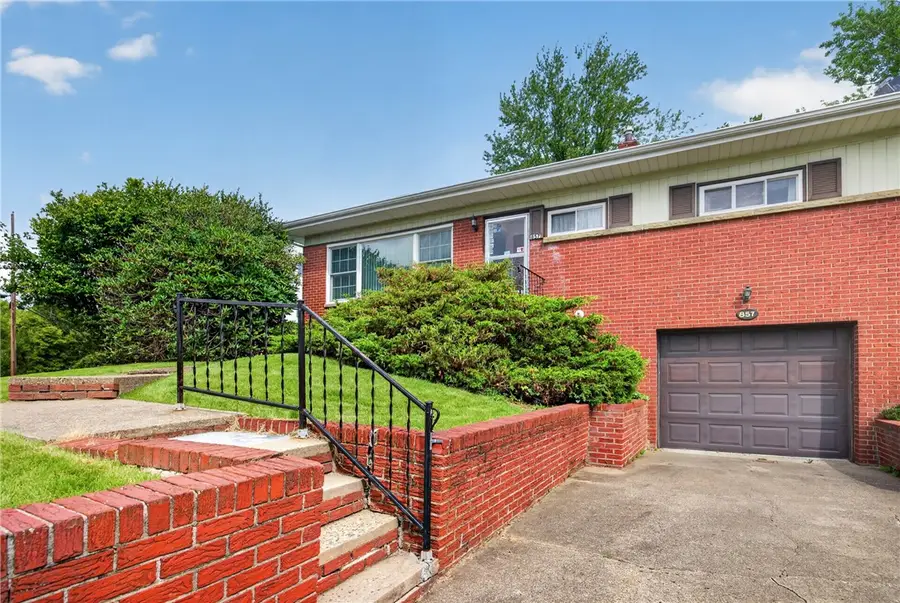 857 Pleasant Hills Dr, Washington, PA 15301 - #2
