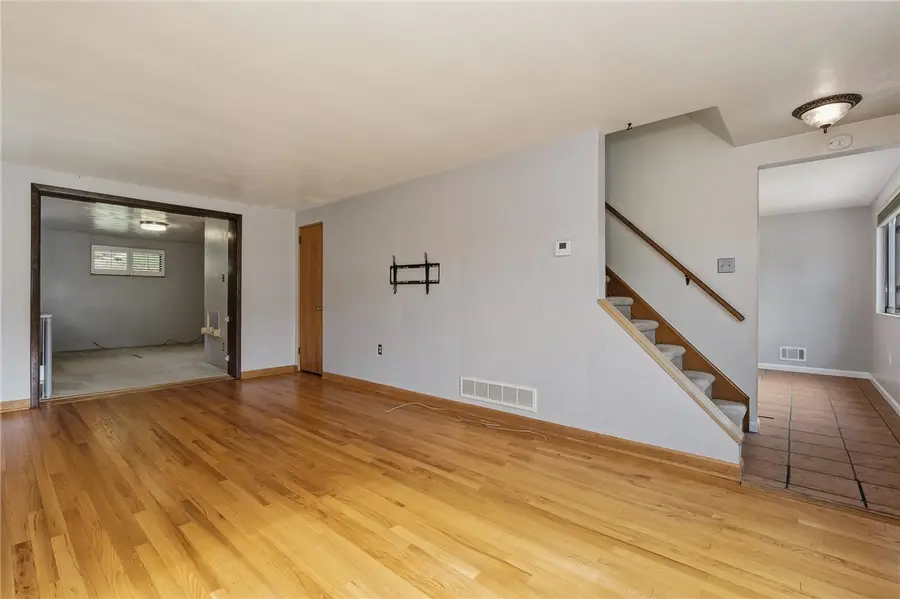 2724 Dwight Ave, Pittsburgh, PA 15216 - #3
