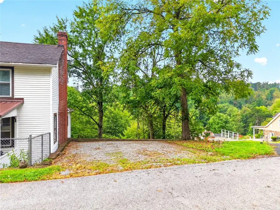 223 Lenkey Rd, Vanderbilt, PA 15486 - #3